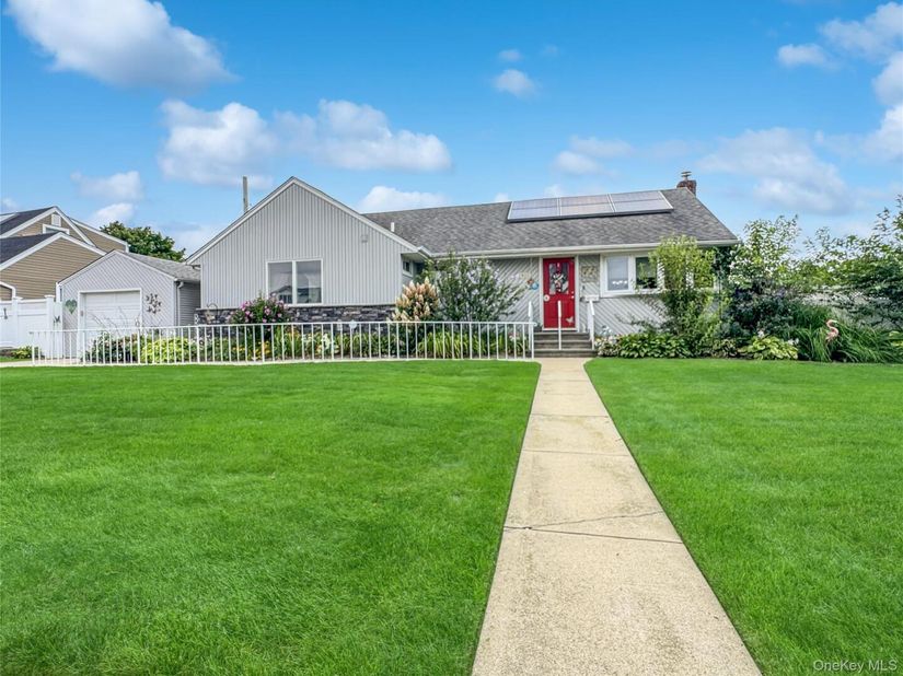 2810 Charles Road, Wantagh NY 11793