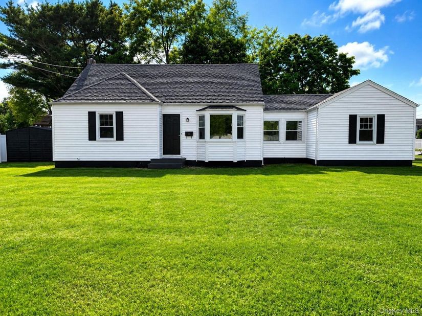 392 3rd Avenue, Bayport NY 11705