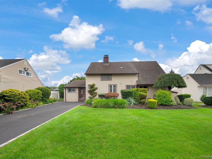 77 Pilgrim Lane, Westbury NY 11590