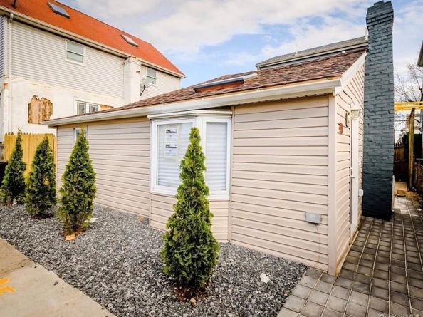 16 cyrus Avenue, Brooklyn NY 11229