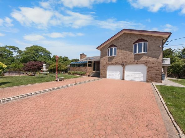 1 Grandview Drive, Shirley NY 11967