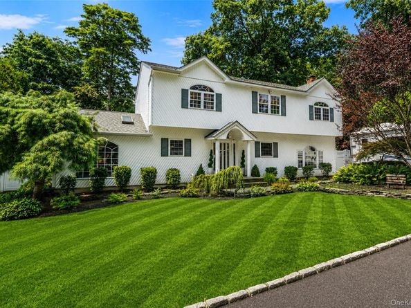 14 Locust Street, Lake Ronkonkoma NY 11779