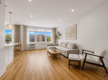 91 Van Cortlandt Avenue W