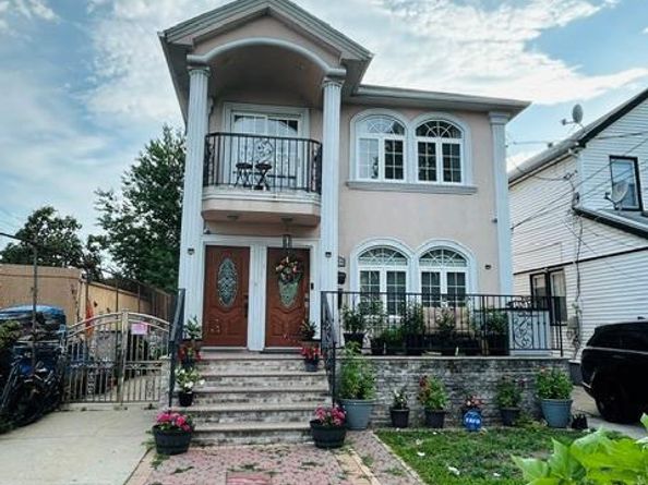 9444 214th Street, Queens Village NY 11428