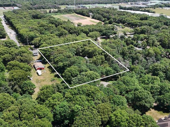 74 John Lane, Manorville NY 11949