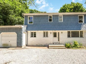 216 Woodbury Road