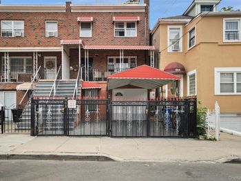 868 E 216th Street