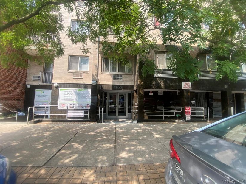 38-22 147th Street 5B, Flushing NY 11355