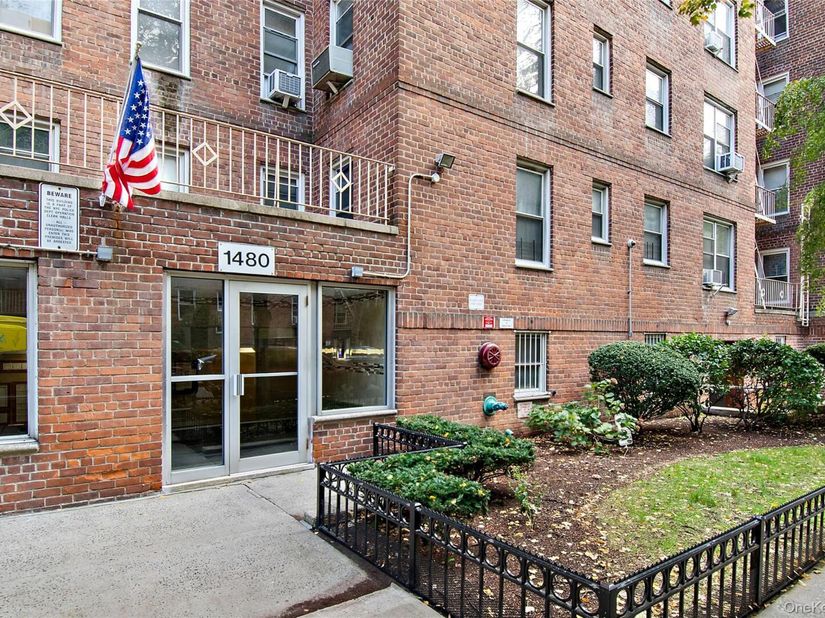 1480 Thieriot Avenue 5M, Bronx NY 10460