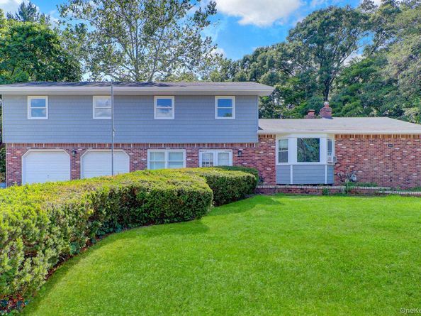 6 Stonington Circle, Wheatley Heights NY 11798