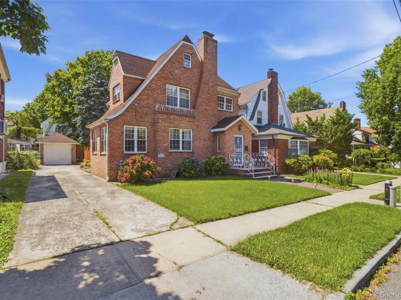 2934 161st Street, Flushing NY 11358