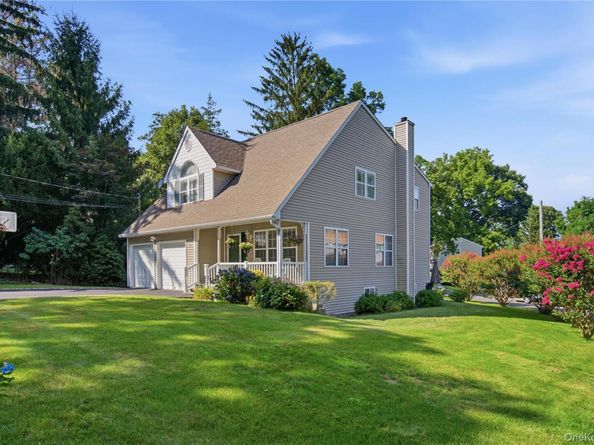 8 Crossman Road, Centerport NY 11721