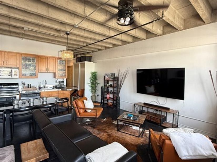 312 W 5th 1022, Los Angeles CA 90013