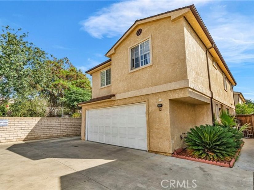 9155 Cedros Avenue 12, Panorama City (los Angeles) CA 91402