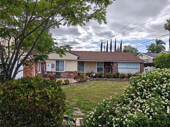 10537 Encino Ave