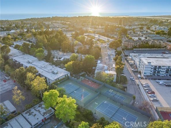 8650 Gulana C1056, Playa Del Rey (los Angeles) CA 90293