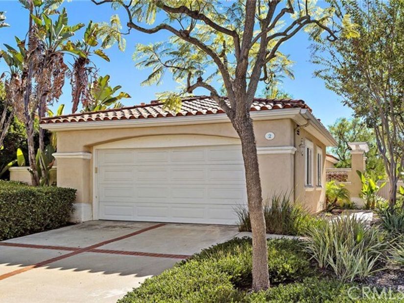 2 Avenida La Promesa, Laguna Hills CA 92679