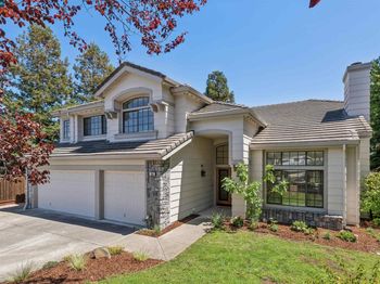 225 Valley Glen Ln