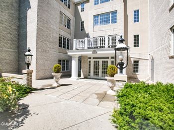 2 Homestead Lane