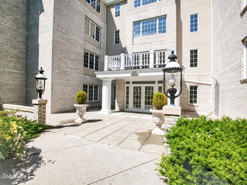 2 Homestead Lane 407, Greenwich CT 06831