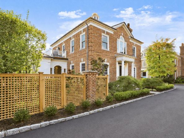 215 Milbank Avenue E, Greenwich CT 06830