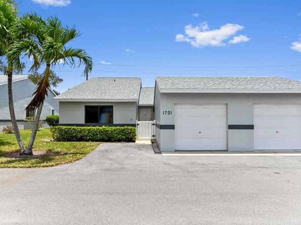 2641 Gately Drive W 1701, West Palm Beach FL 33415