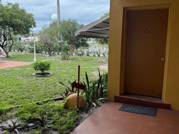 1050 E Sample Road Road E 101, Pompano Beach FL 33064