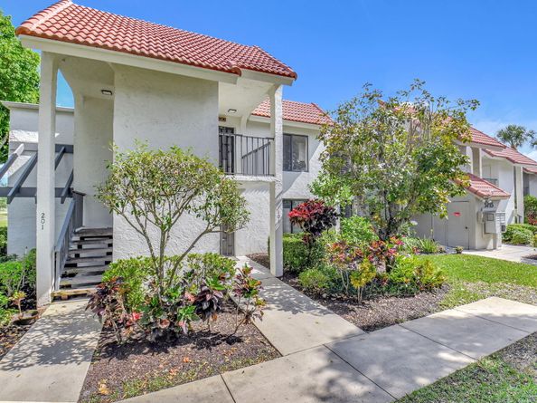 5715 Fairway Park Drive 201, Boynton Beach FL 33437
