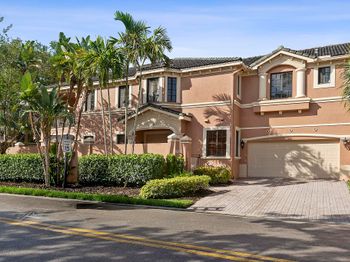 2742 Kinsington Circle