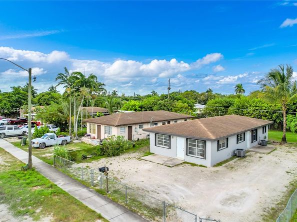 1011 NW 9th Street, Homestead FL 33030