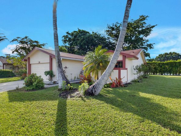 29 Fawlkland Circle, Boynton Beach FL 33426