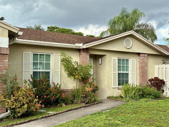 506 Radford Terrace, Davie FL 33325