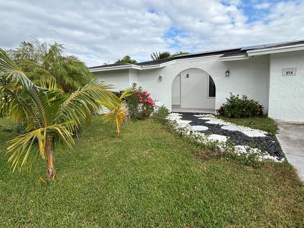 854 Royal Palm Beach Boulevard, Royal Palm Beach FL 33411