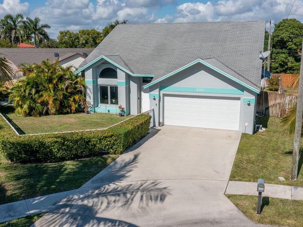 1325 Palermo Way, Lantana FL 33462