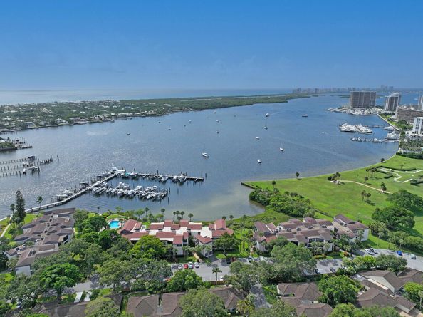 1660 Twelve Oaks Way 101 & 50 Ft. Dock & 30k L, North Palm Beach FL 33408