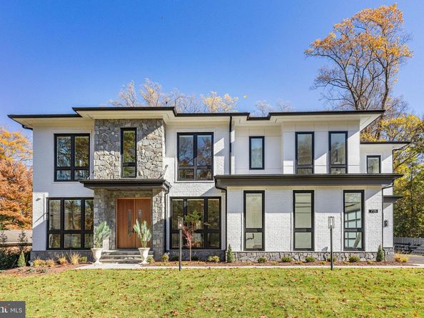 725 Lawton Street, Mclean VA 22101