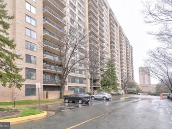 3713 S George Mason Drive