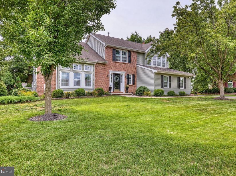 451 Knollbrook Drive, Langhorne PA 19047