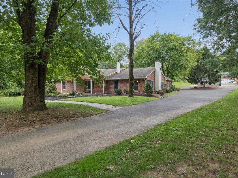 1373 Oxford Valley Road, Yardley PA 19067