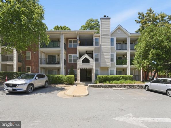3303 Wyndham Circle 146, Alexandria VA 22302