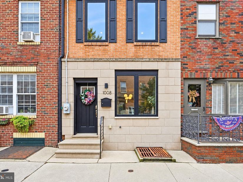 1008 Christian Street, Philadelphia PA 19147