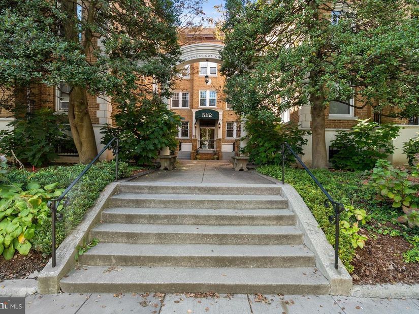 5112 Connecticut Ave. NW 209, Washington DC 20008