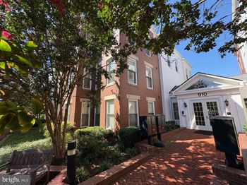 910 Powhatan Street