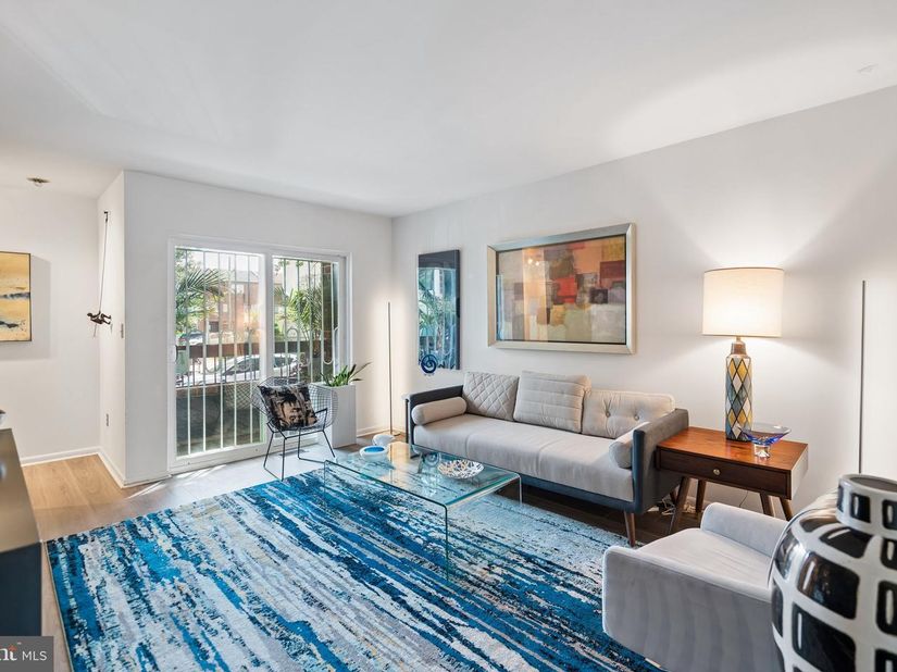 1109 South Street A, Philadelphia PA 19147