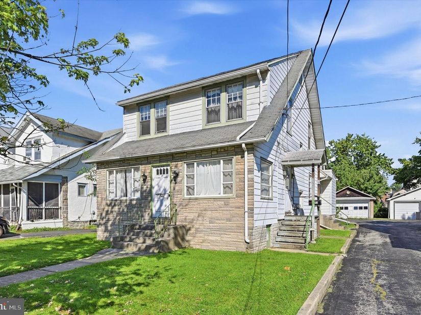 521 10TH, Prospect Park PA 19076