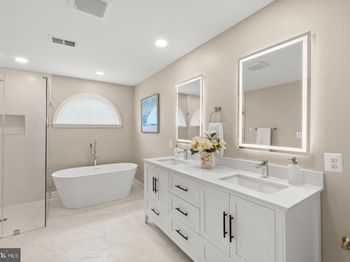 6312 Chaucer View Circle