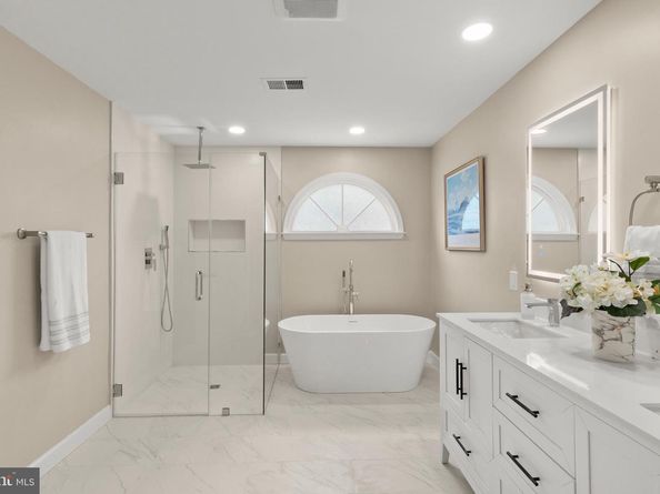 6312 Chaucer View Circle, Alexandria VA 22304