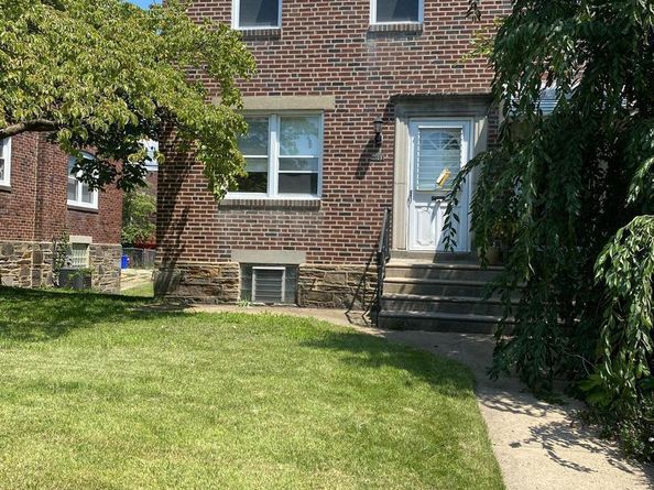 1109 Fanshawe Street, Philadelphia PA 19111