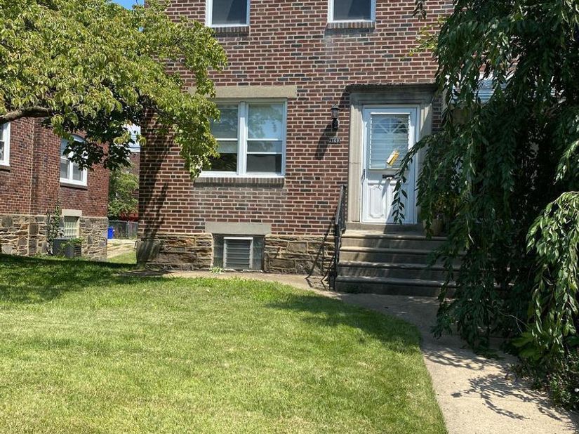 1109 Fanshawe Street, Philadelphia PA 19111