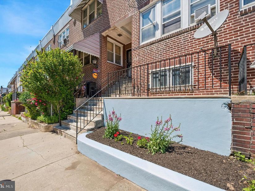 3213 W Hilton, Philadelphia PA 19129